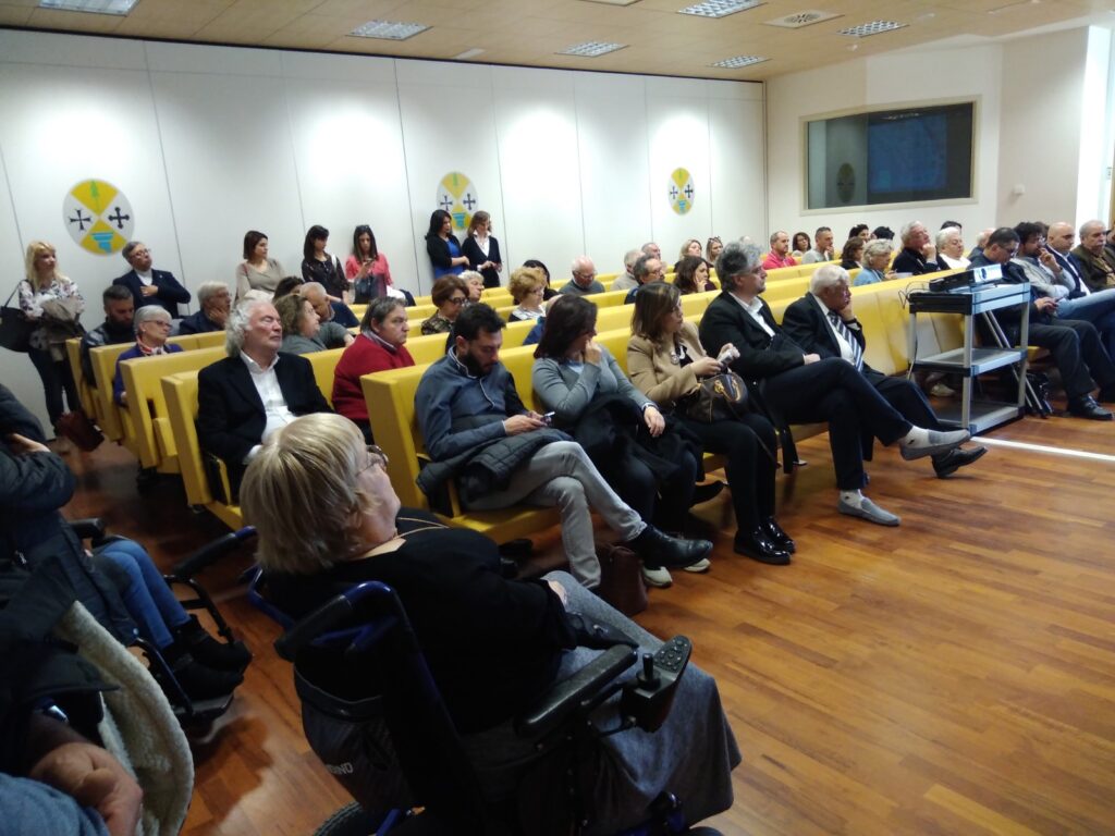 Foto della presentazione della ricerca nella Sala gialla della Regione Calabria. I partecipanti.